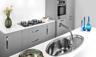 هر آنچه که باید از ایلیا استیل بدانید