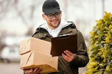 باکسیت همکار پستی فراجا می‌شود