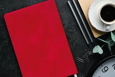 سررسید اروپایی یا وزیری؟ مقایسه کیفیت و ست مدیریتی مناسب برای هرکدام