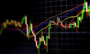 چرا سرعت اجرای سفارش مهم‌ترین معیار برای معاملات پرنوسان است؟