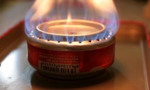 چگونه با قوطی کوکاکولا چراغ الکلی درست کنیم؟ (ویدیو)