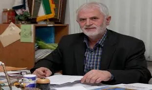 روازاده ممنوع‌الکار شد