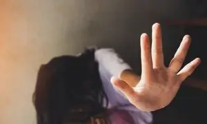 شغل شرم آور یکی از اعضای خاندان پهلوی با هویت جعلی