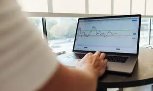 سود بانکی 25 درصدی بهتر است یا سود 25 درصدی تضمینی بورس؟