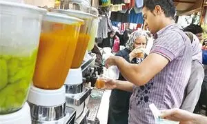 کاهش فروش بستنی و آبمیوه در اوج گرمای تابستان