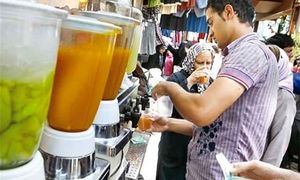کاهش فروش بستنی و آبمیوه در اوج گرمای تابستان