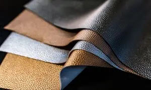 چرم طبیعی یا چرم صنعتی؛ کدام برای شما مناسب‌تر است؟
