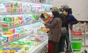 یک زن در بازار تهران ؛ عکس معنادار روزنامه اعتماد
