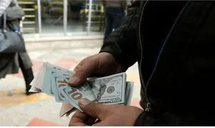 قیمت دلار همچنان در انتظار سرانجام برجام