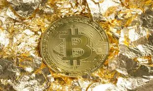 بیت کوین قله 100 هزار دلاری را تسخیر می‌کند؟!