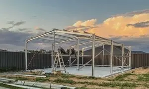 تأثیر نوسانات بازار ورق بر قیمت پروفیل زد؛ پروژه‌های سوله با چه چالشی روبرو هستند؟