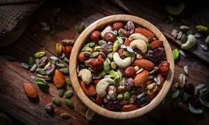 کدام خشکبارها برای میان‌وعده سالم جایگزین بهتری برای تنقلات هستند؟