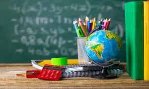 توزیع بسته‌های لوازم‌التحریر کالین برای فرزندان کارکنان