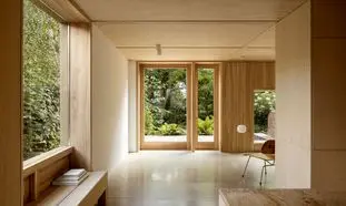 خرید چوب روسی و پلای وود: چگونه مصالح باکیفیت و اقتصادی انتخاب کنیم؟