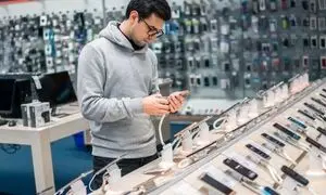افتتاح شوروم کالای دیجیتال موبایل 140 
