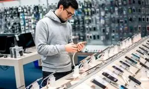 افتتاح شوروم کالای دیجیتال موبایل 140 