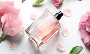 پیشنهاد ویژه روژا شاپ برای خرید عطر روز مادر در بلک فرایدی ۱۴۰۴