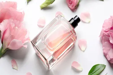 پیشنهاد ویژه روژا شاپ برای خرید عطر روز مادر در بلک فرایدی ۱۴۰۴