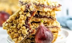 رونمایی از انرژی‌ بارهای انجیری با طعم پسته و بادام در نمایشگاه شیرینی و شکلات