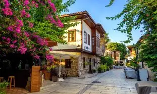 ۱۰ سوال پرتکرار گردشگران ایرانی برای سفر به آنتالیا