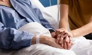 راهنمای انتخاب وسایل لازم برای همراه بیمار قبل از بستری