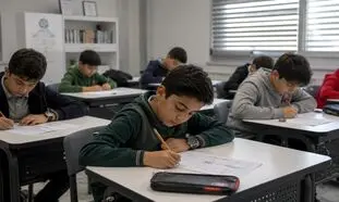 مقایسه روش‌های حضوری و آنلاین آموزش استعداد و هوش و تاثیر آن بر یادگیری و تمرین حل مسئله