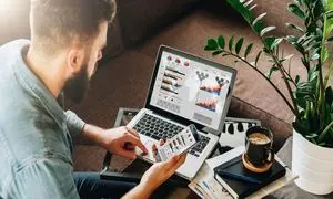 برگزاری همایش «هزارتوی بازاریابی» با حضور متخصصان بازاریابی تپسی و بلوبانک