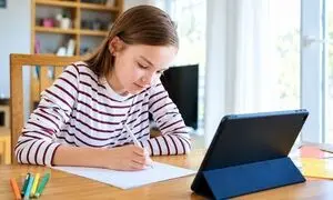 کتاب‌های درسی و کمک درسی را الکترونیک و صوتی بخوانید