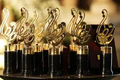 آپارات مراسم حافظ را به صورت زنده پخش می کند