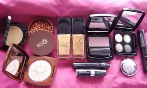 چرا محصولات آون AVON در بازار محصولات زیبایی محبوب شده‌اند؟