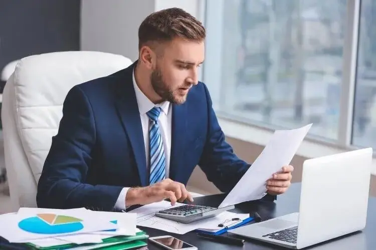 تحلیل نقش حسابداری آنلاین در بهبود مدیریت مالی کسب‌وکارهای کوچک و متوسط و مزیت‌های سیستم ابری 