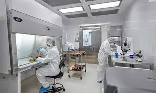 استقبال گروه سرمایه گذاری گلرنگ از نودانشجویان داروسازی