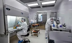 استقبال گروه سرمایه گذاری گلرنگ از نودانشجویان داروسازی