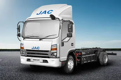 حضور کامیونت‌های آرین‌ دیزل در نمایشگاه مشهد