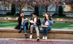 آیا تحصیل در استرالیا بدون بورسیه هم ارزش دارد؟