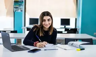 ترجمه ناتی (NAATI) چگونه شانس قبولی ویزای دانشجویی را افزایش می‌دهد؟