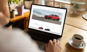 خرید خودرو تحویل فوری یا پیش‌فروش؟ مقایسه‌ای دقیق برای انتخاب بهترین روش خرید خودرو