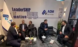 بازدید مدیران شرکت حمل‌ونقل توکا از غرفه گروه ادمیرال