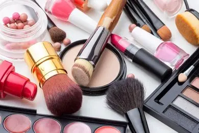 راهنمای جامع خرید لوازم آرایشی اصل از وب سایت معتبر