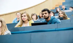 برگزاری نشست «سفر به دنیای ابرها» در دانشگاه خوارزمی