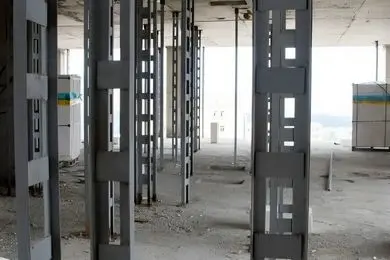 نقش حیاتی وال پست در مقاوم‌سازی دیوارها و ایمنی ساختمان