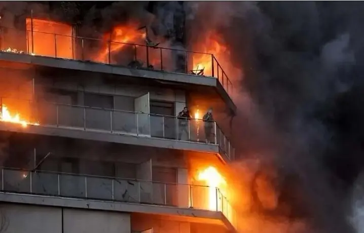 حریق به جان پاساژ آلومینیوم خیابان جمهوری افتاد