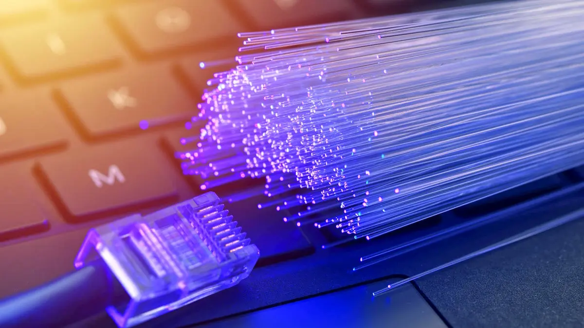 ۵ مزیت اینترنت فیبر نوری که آن را متمایز می کند