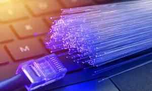 ۵ مزیت اینترنت فیبر نوری که آن را متمایز می کند