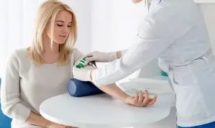 کدام آزمایش‌ های تخصصی توسط هومکا در منزل قابل ارائه است؟