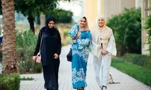 ویژگیهای پیراهن تابستانی مناسب برای خانمهای قد کوتاه