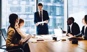 الگوی مدیریت پایدار در بازار متلاطم ایران از نگاه آریاپی