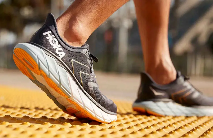 از کجا کفش ورزشی مردانه اصل بخریم؟