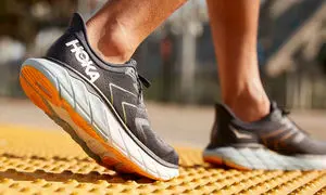 از کجا کفش ورزشی مردانه اصل بخریم؟