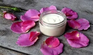 معرفی بهترین کرم ‌های دست برای زمستان ۱۴۰۴
